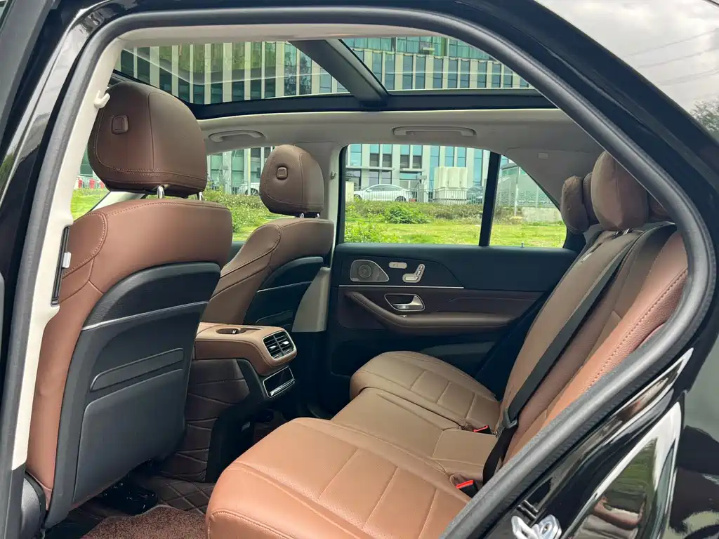 Mercedes-Benz GLE (Import) — миниатюра 5