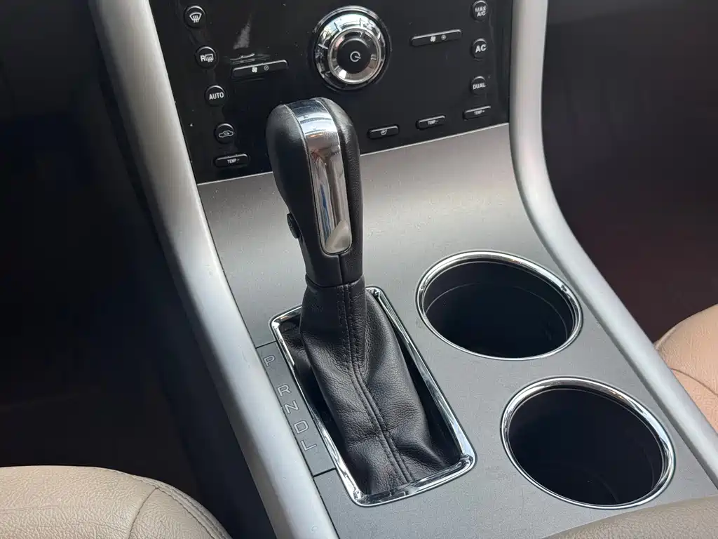Ford Edge (Import) — миниатюра 12