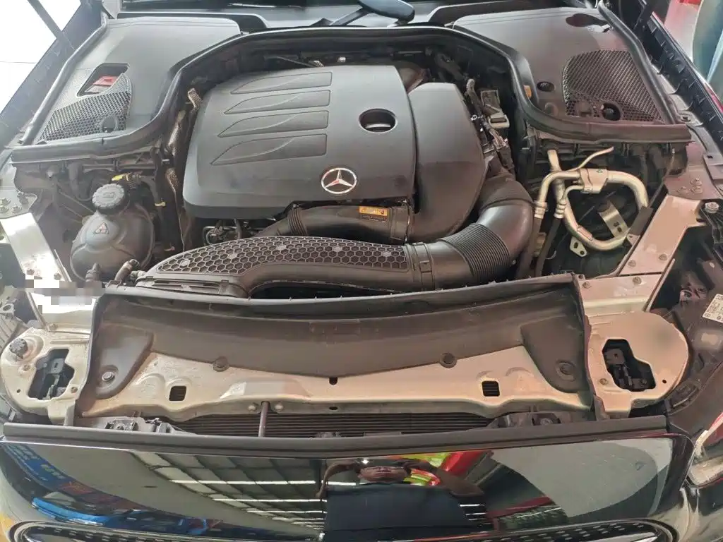 Mercedes-Benz E-Class — миниатюра 16
