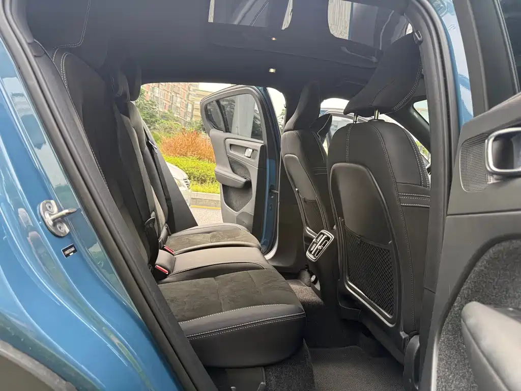 Volvo C40 — миниатюра 11
