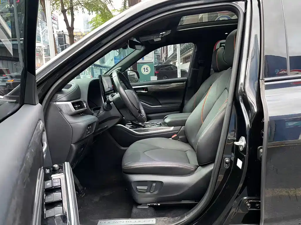 Toyota Crown Kluger — миниатюра 5