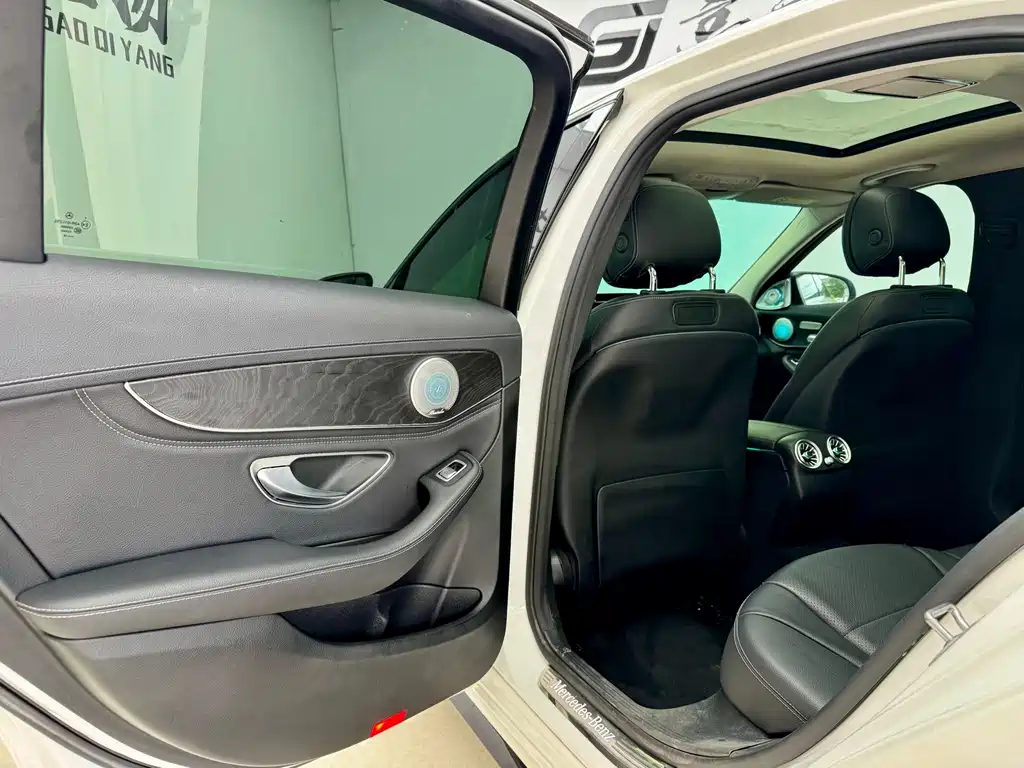 Mercedes-Benz C-Class — миниатюра 10