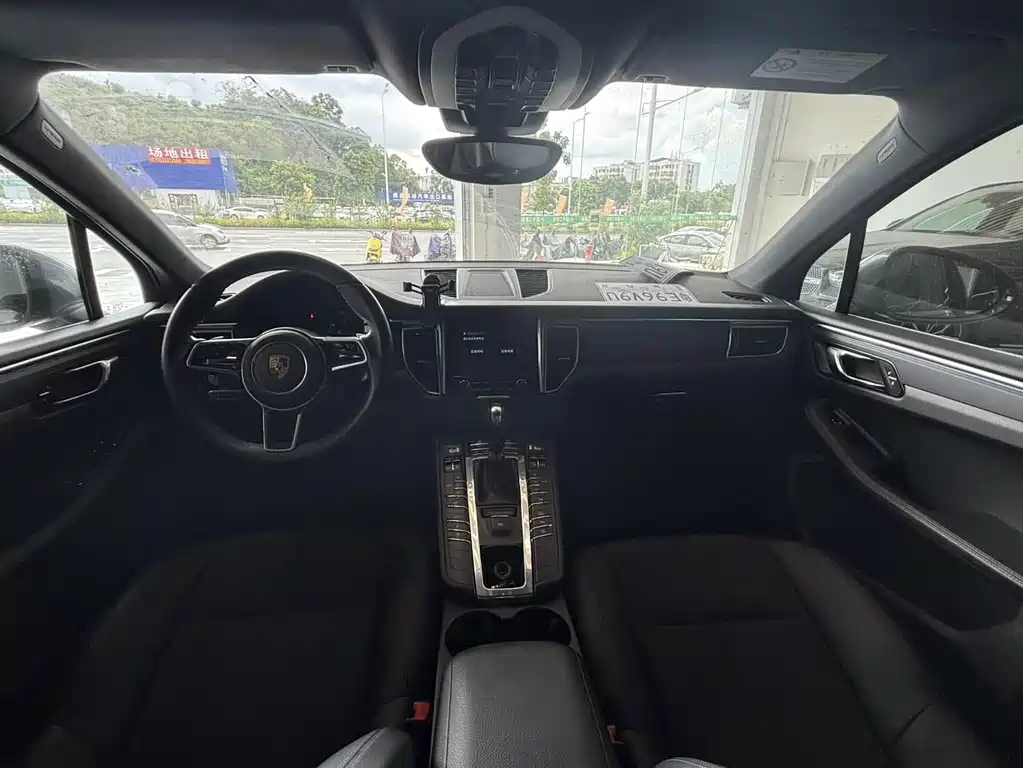 Porsche Macan — миниатюра 6