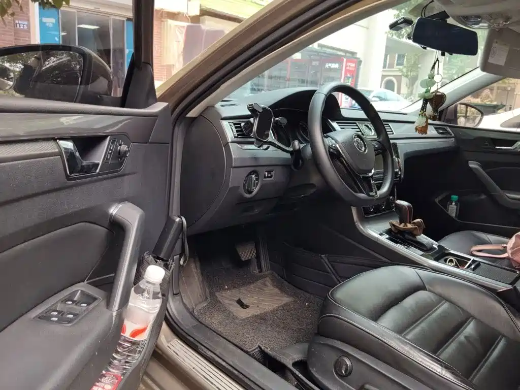 Volkswagen Passat — миниатюра 14