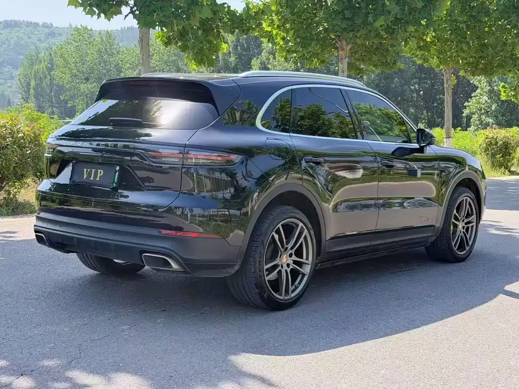Porsche Cayenne Hybrid — миниатюра 8