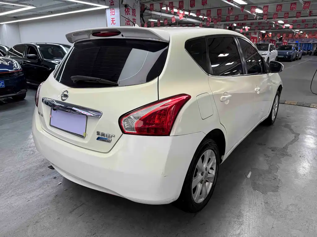 Nissan Tiida — миниатюра 8