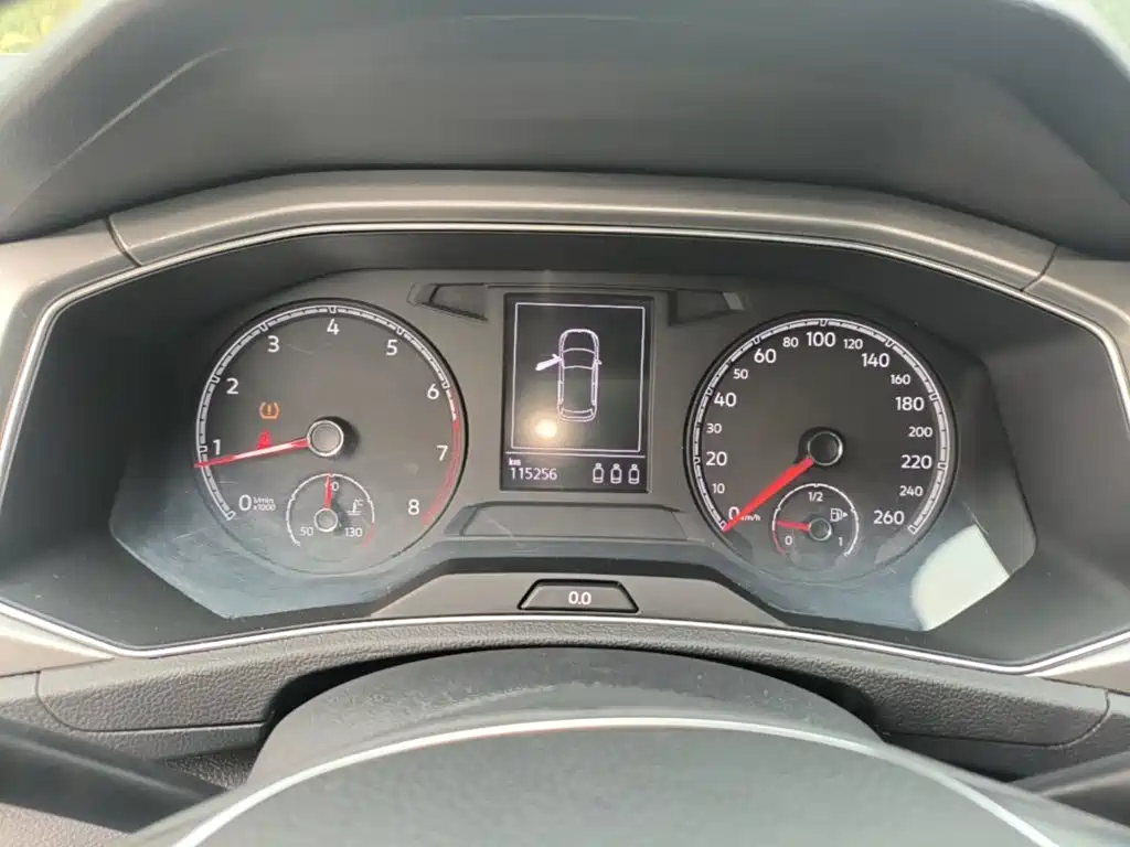 Volkswagen T-Roc — миниатюра 12