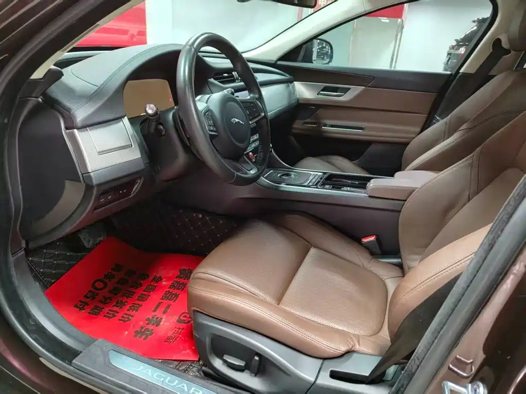 Jaguar XFL — миниатюра 8