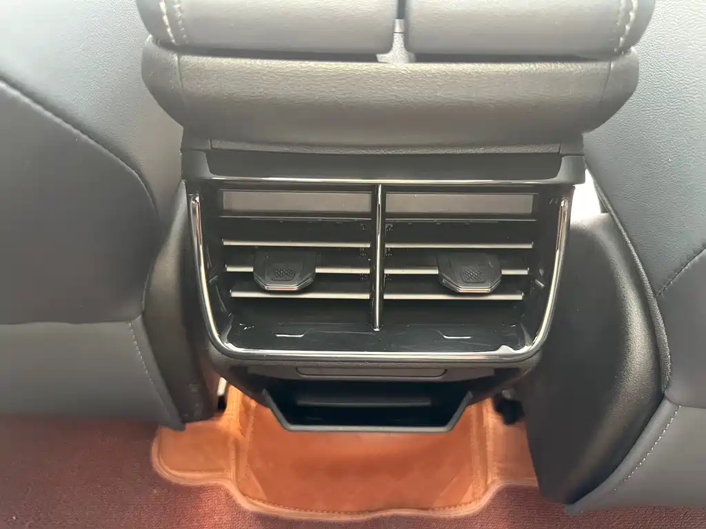 Geely Boyue L — миниатюра 15
