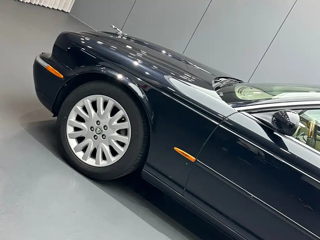 Jaguar XJ — миниатюра 50