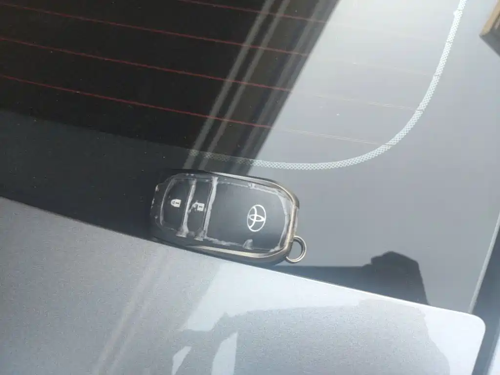 Toyota RAV4 — миниатюра 10