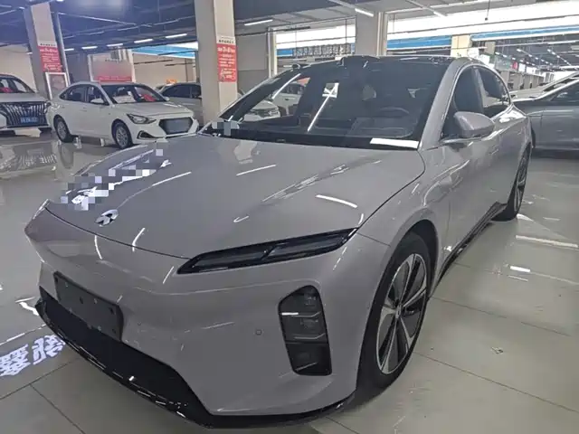 2025 Nio ET5
