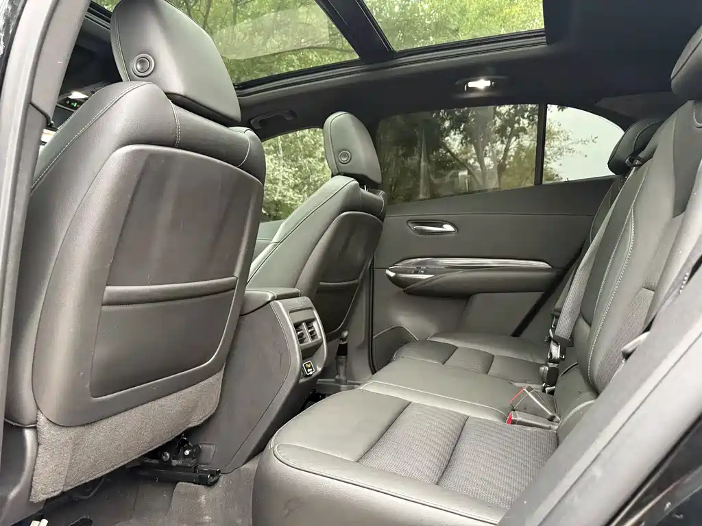 Cadillac XT4 2018 28T