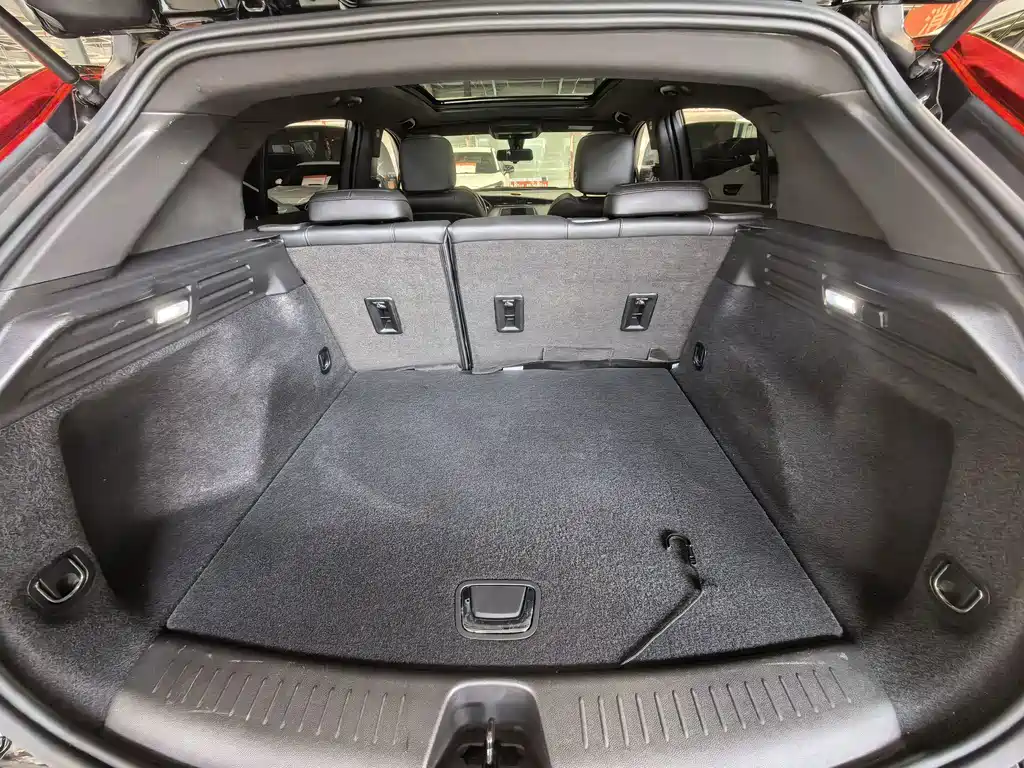 Cadillac XT4 — миниатюра 12