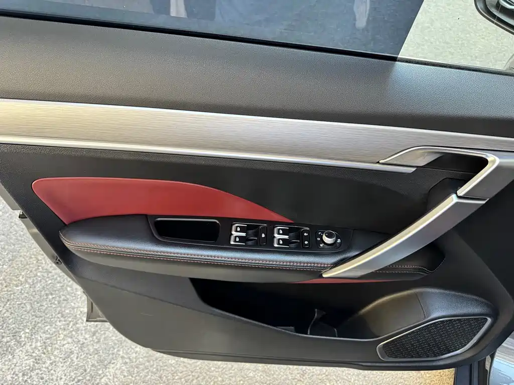 Geely Binyue — миниатюра 11