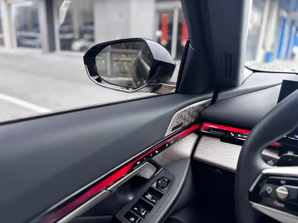 BMW 5 Series — миниатюра 15