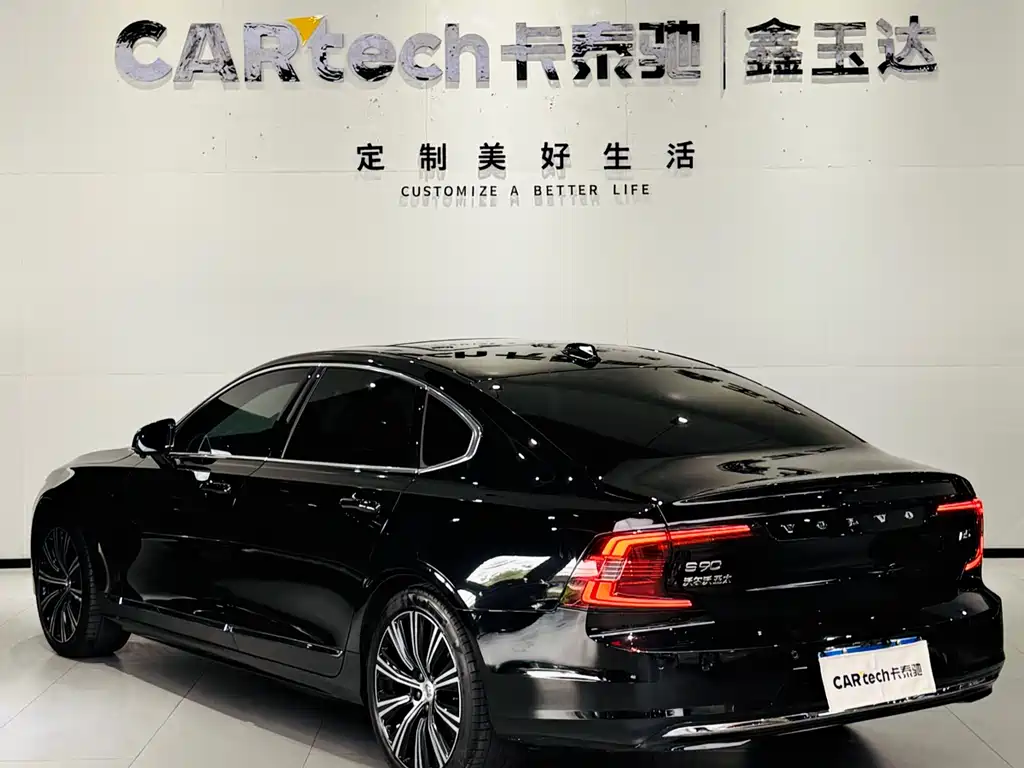 Volvo S90 2024 B5 Luxury