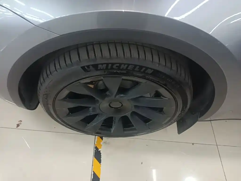 Tesla Model Y — миниатюра 23