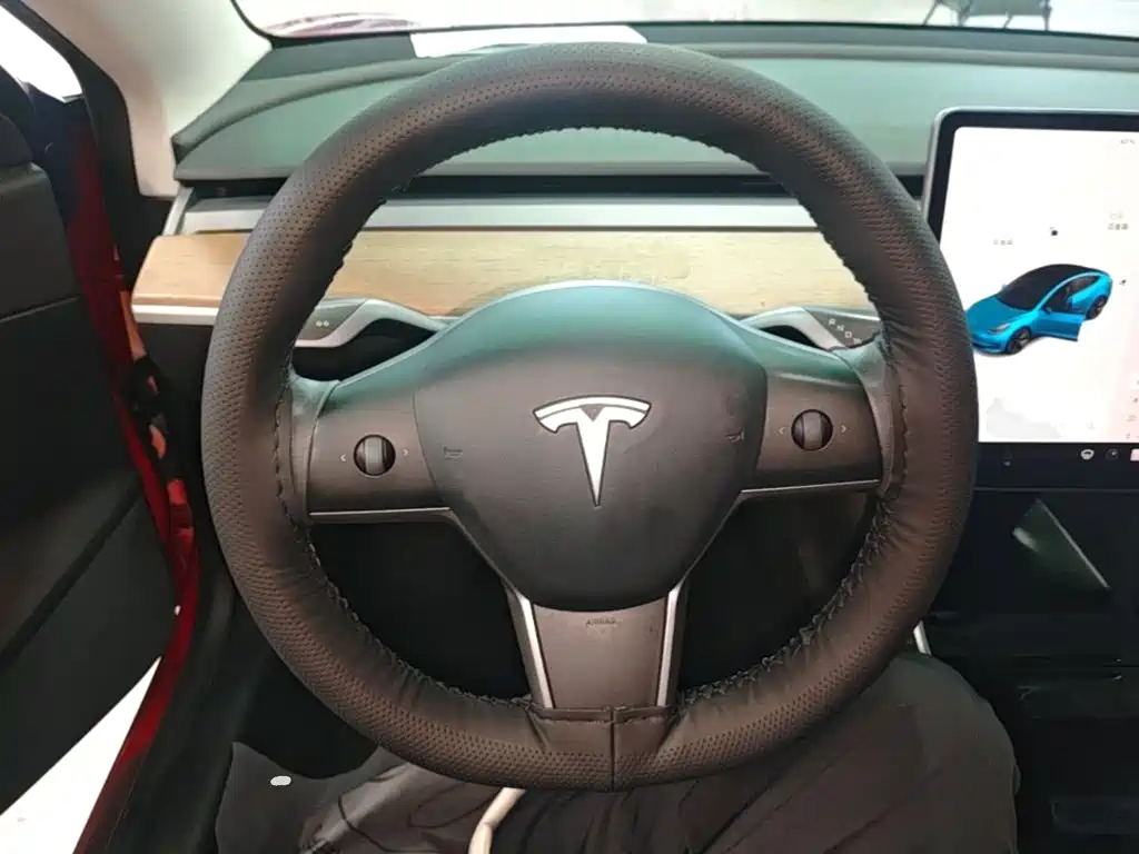 Tesla Model 3 — миниатюра 11