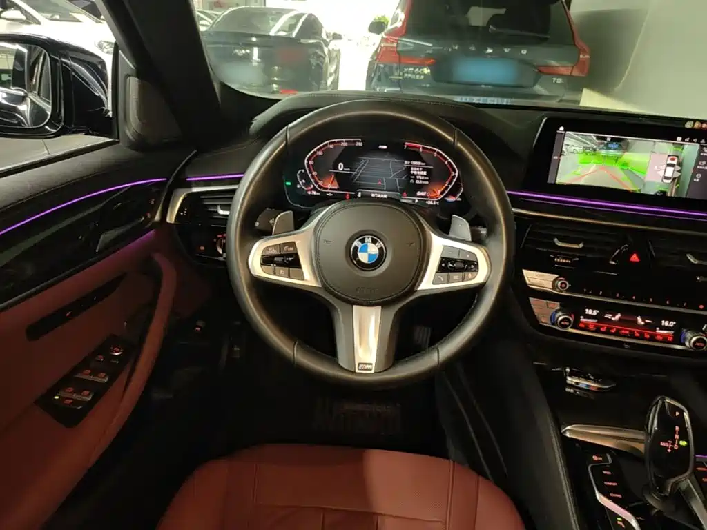 BMW 5 Series — миниатюра 11