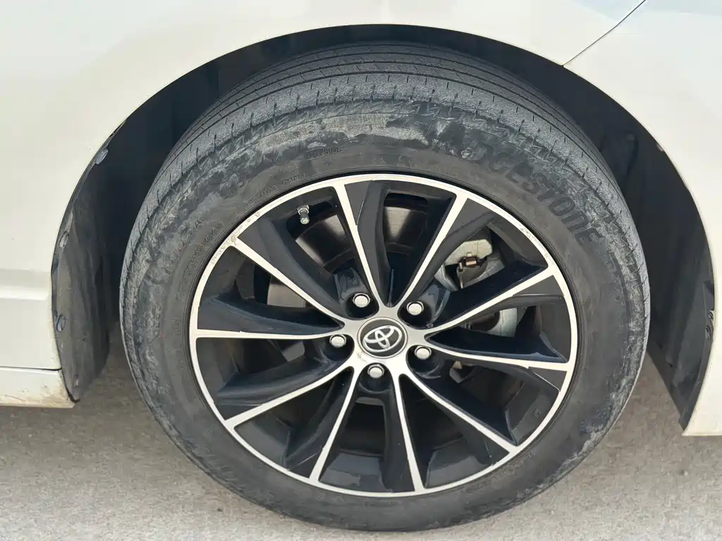 Toyota Avalon — миниатюра 21