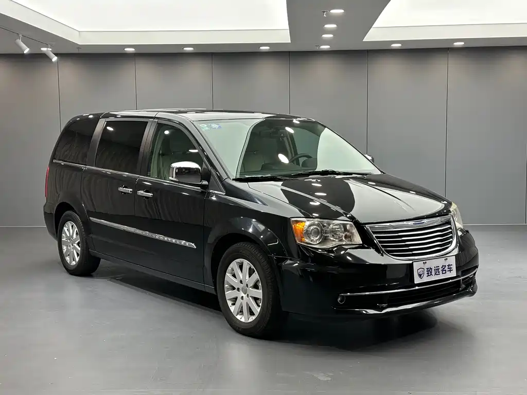Chrysler Grand Voyager (Import) — миниатюра 3