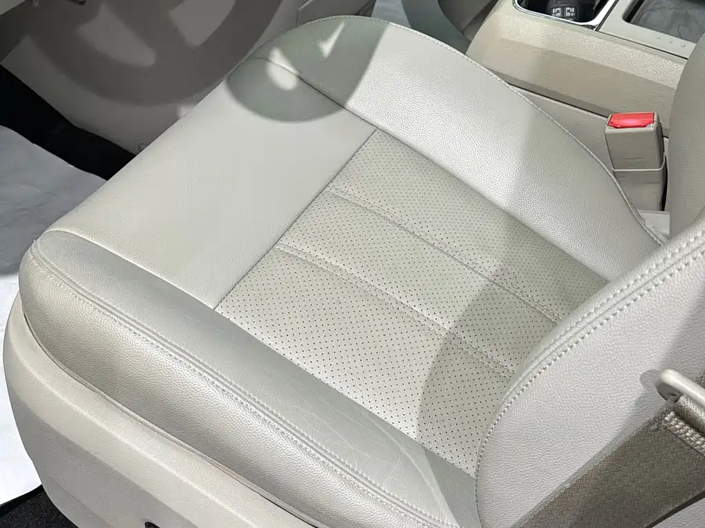 Chrysler Grand Voyager (Import) — миниатюра 10
