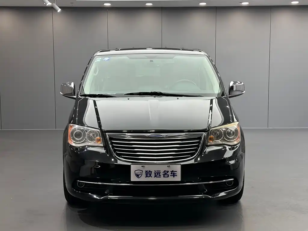 Chrysler Grand Voyager (Import) — миниатюра 2