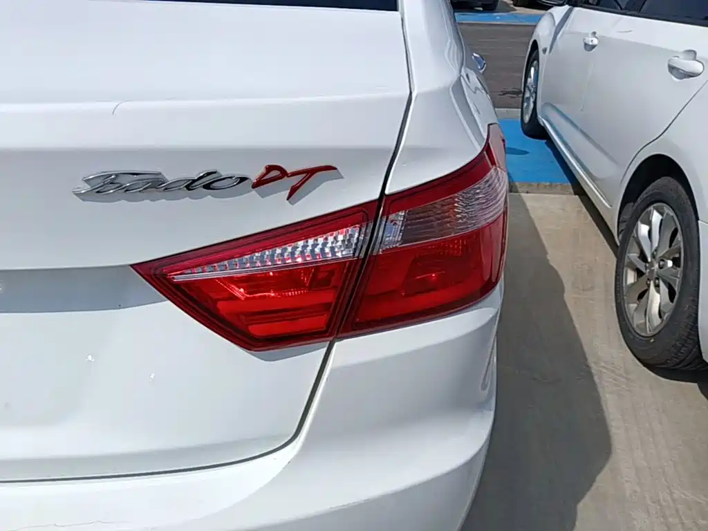 Changan Eado DT — миниатюра 8