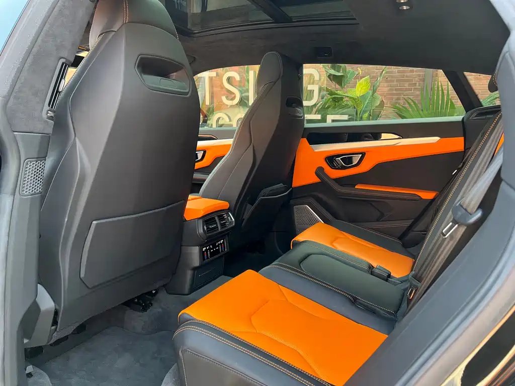 Lamborghini Urus — миниатюра 11