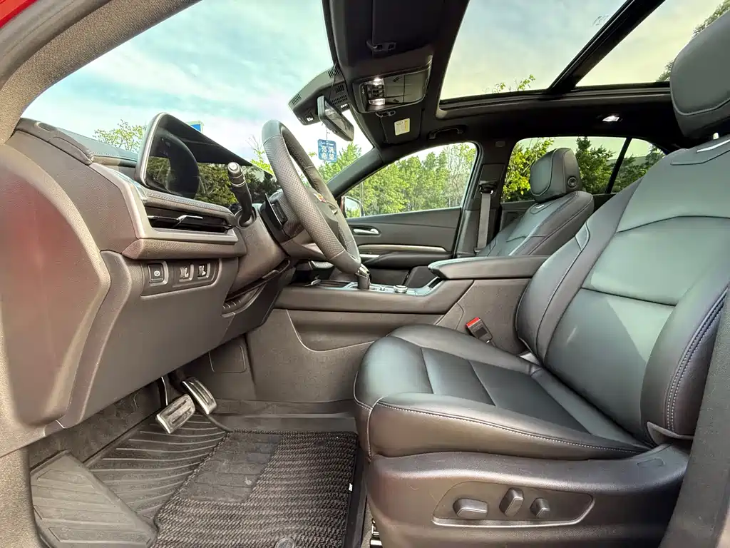 Cadillac XT4 — миниатюра 6