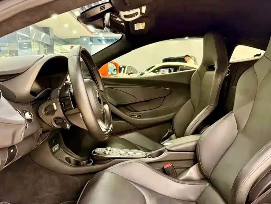 McLaren GT — миниатюра 6