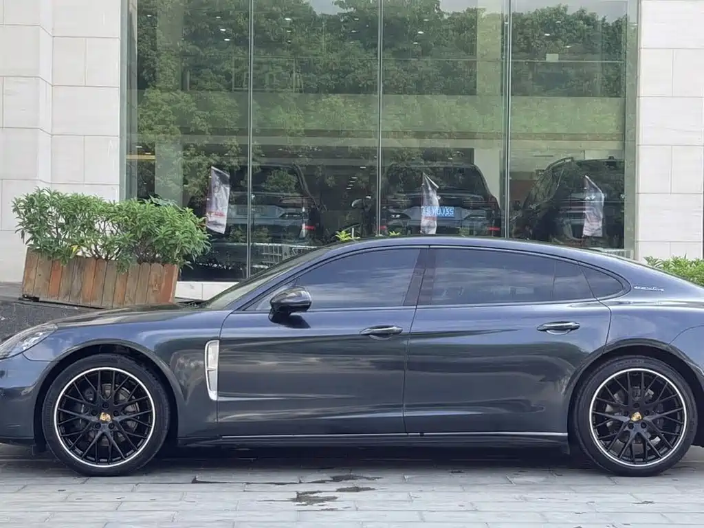 Porsche Panamera — миниатюра 3