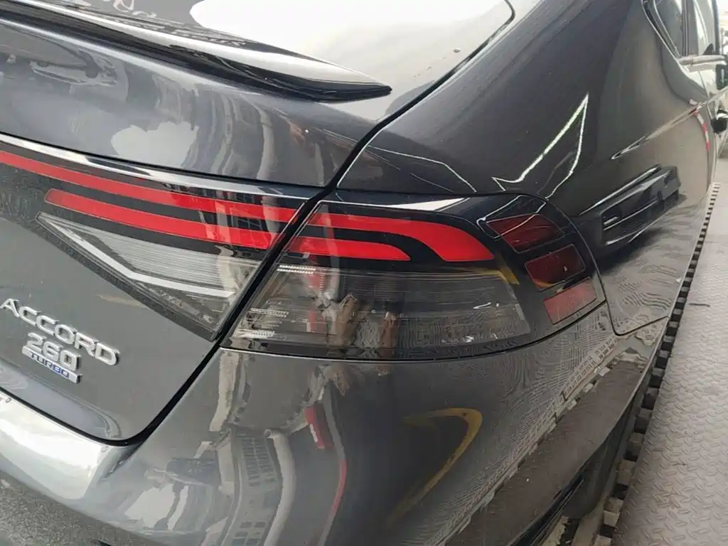 Honda Accord — миниатюра 8