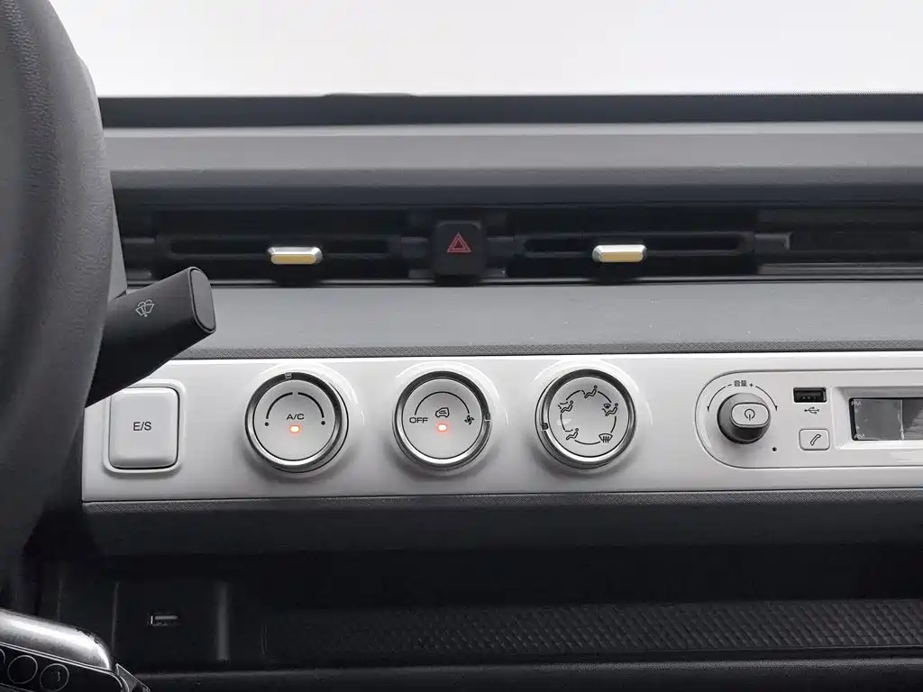 Wuling MINIEV — миниатюра 12