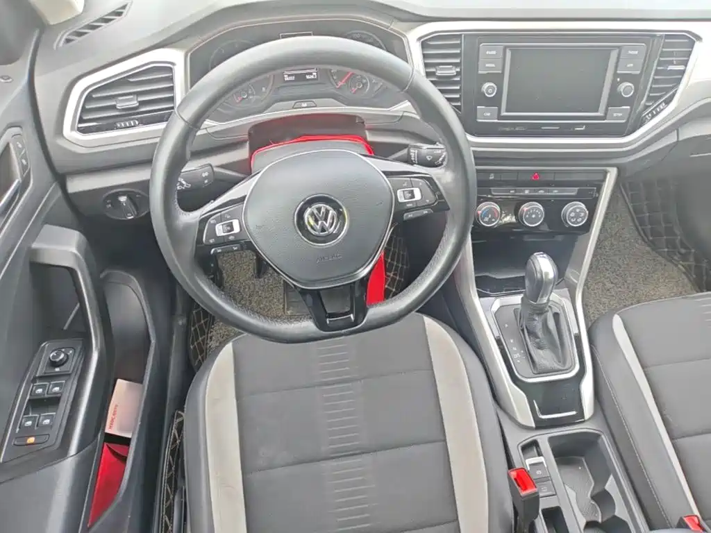 Volkswagen T-Roc — миниатюра 11