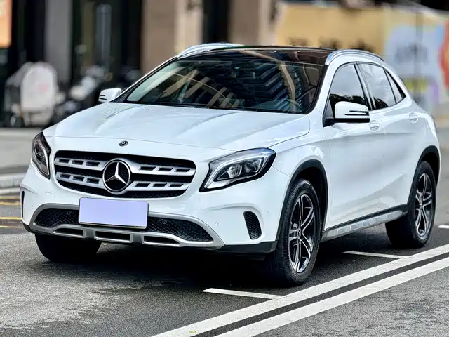 MERCEDES-BENZ  GLA 2019