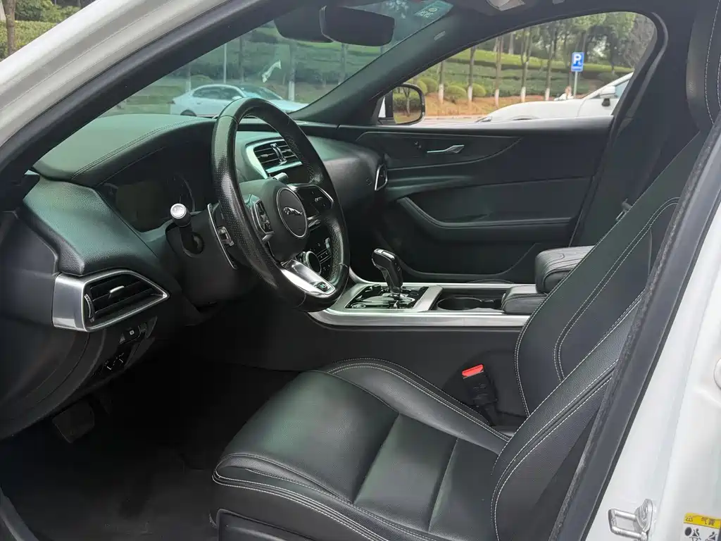 Jaguar XEL — миниатюра 4