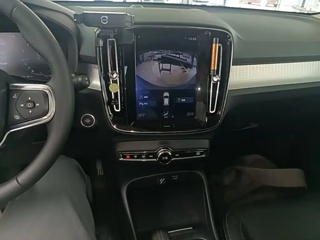 Volvo XC40 — миниатюра 13