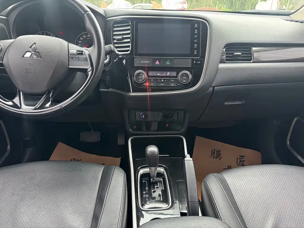 Mitsubishi Outlander — миниатюра 17