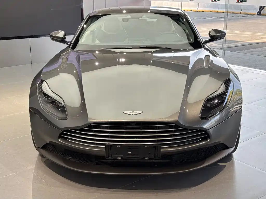 ASTON MARTIN DB11