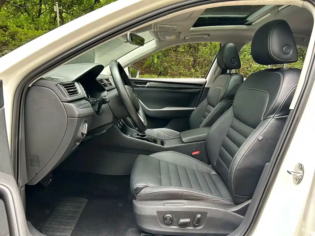 Skoda Superb — миниатюра 3