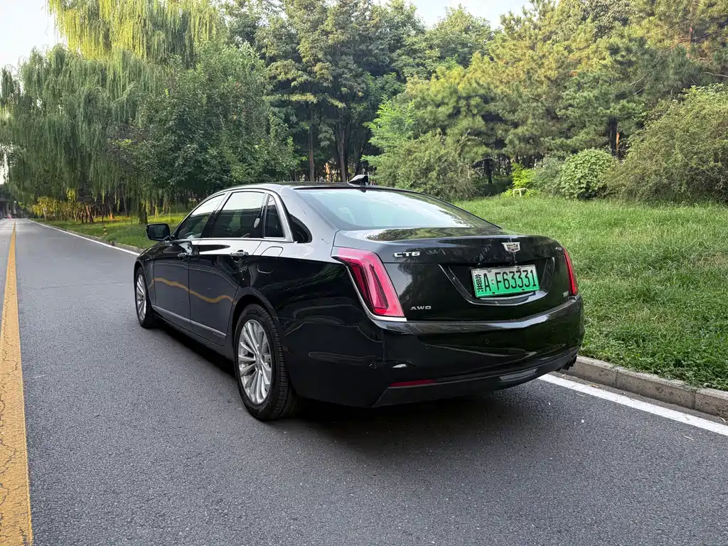 CADILLAC CT6 PLUG IN