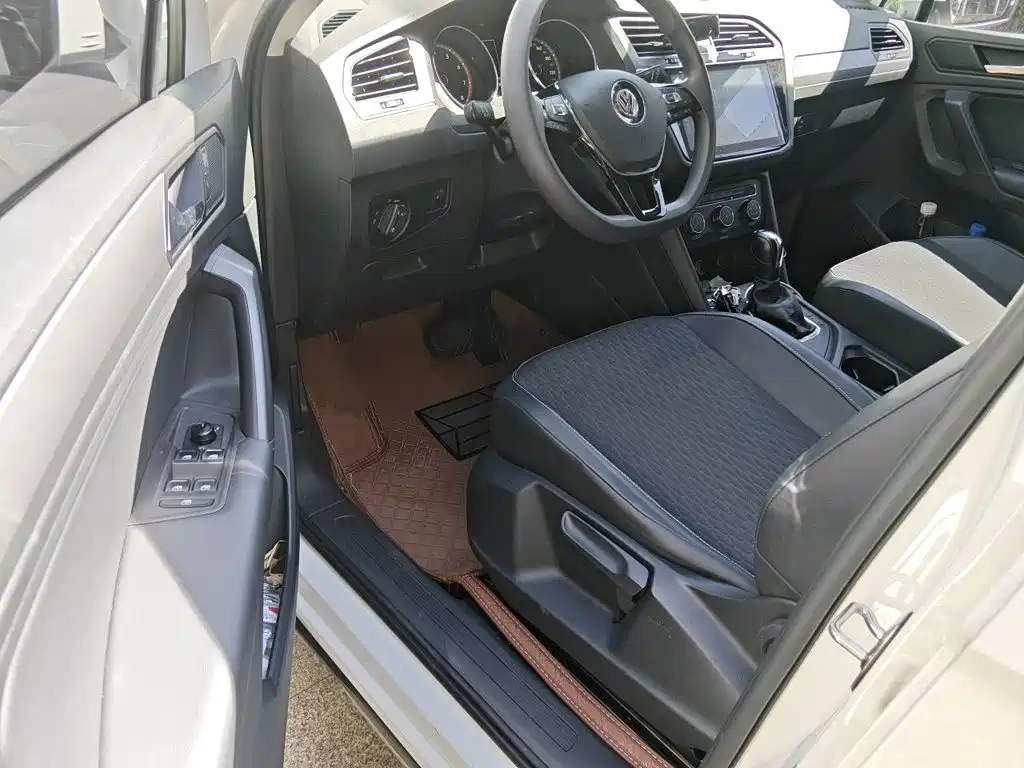 Volkswagen Tiguan L — миниатюра 17