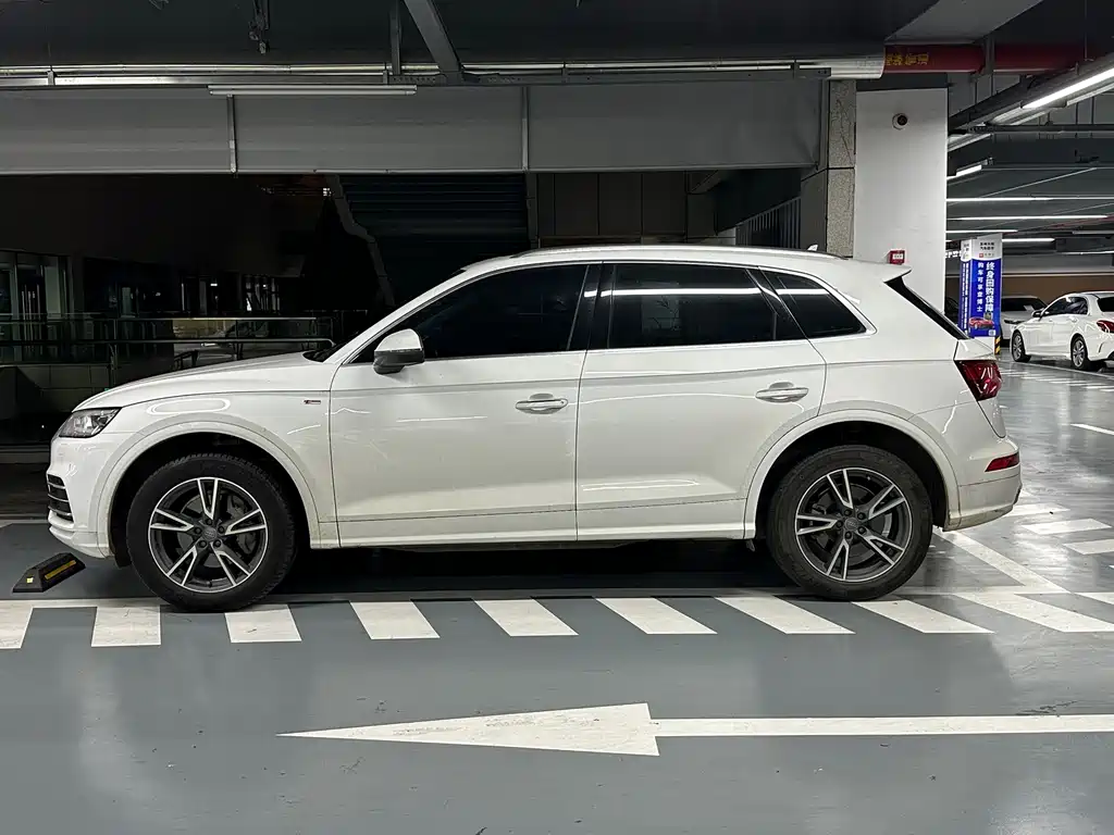 Audi Q5L — миниатюра 3