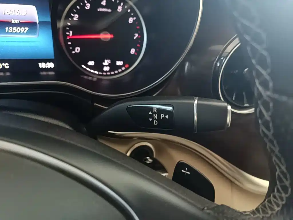 Mercedes-Benz V-Class — миниатюра 14