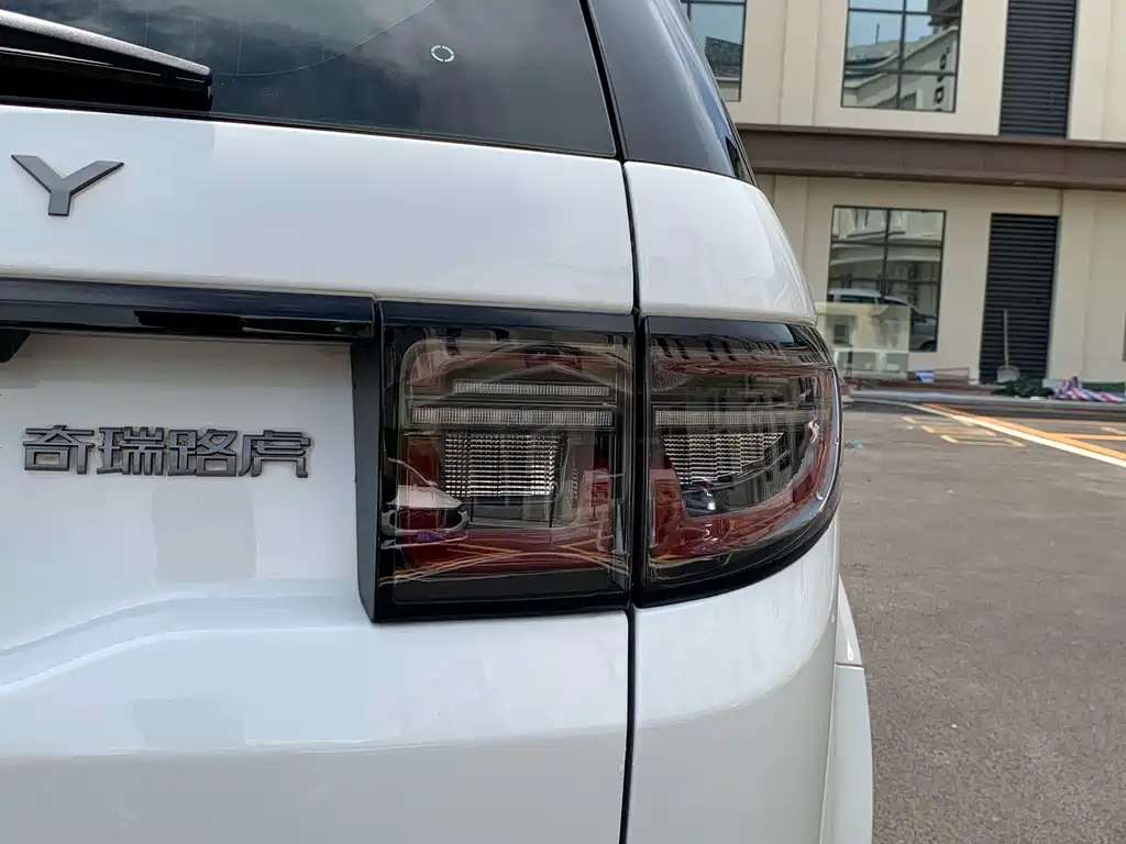 Land Rover Discovery Sport — миниатюра 13