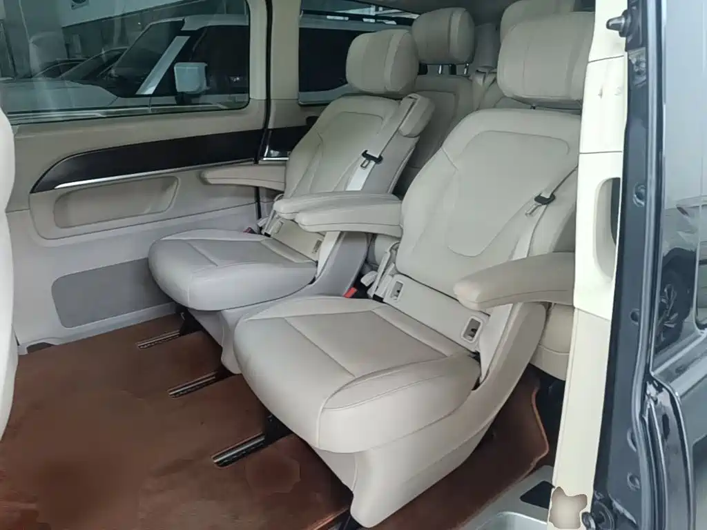Mercedes-Benz V-Class — миниатюра 17