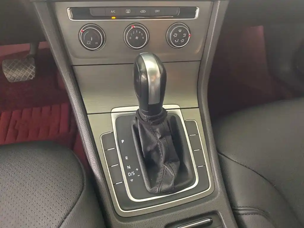 Volkswagen Golf — миниатюра 14