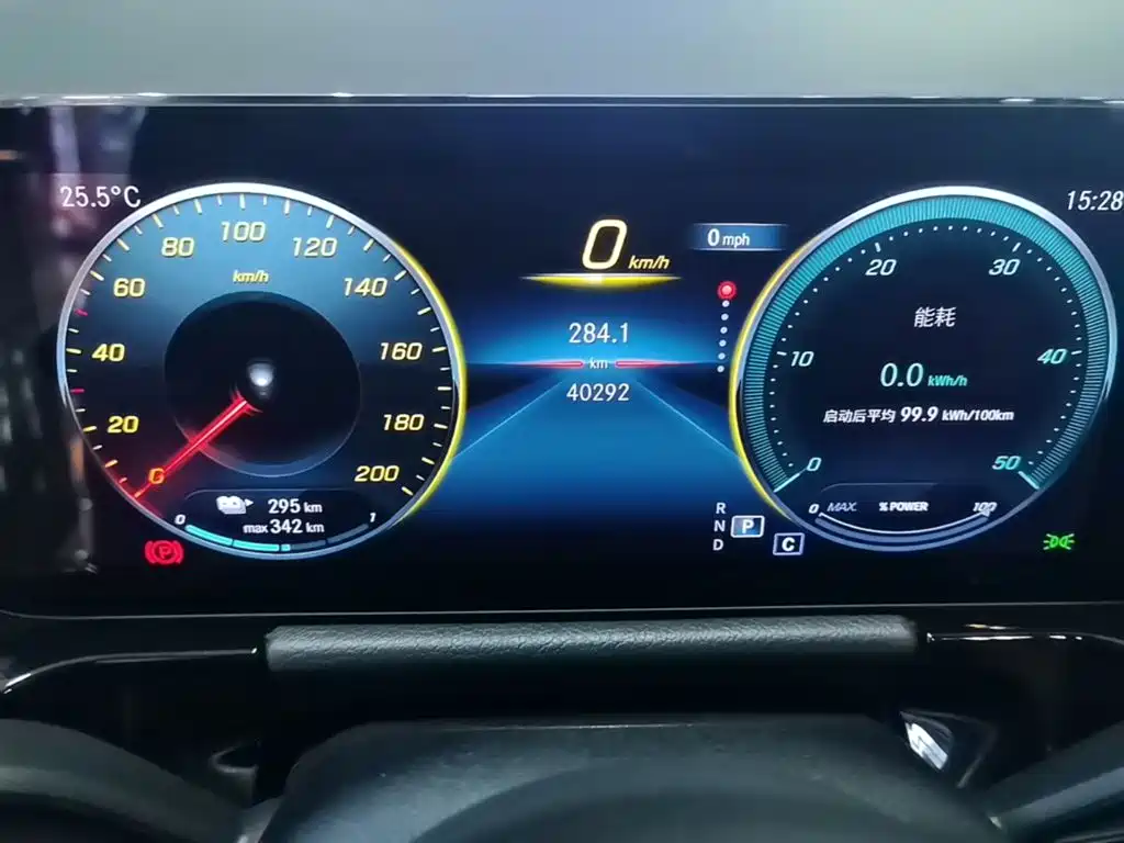 Mercedes-Benz EQA — миниатюра 12